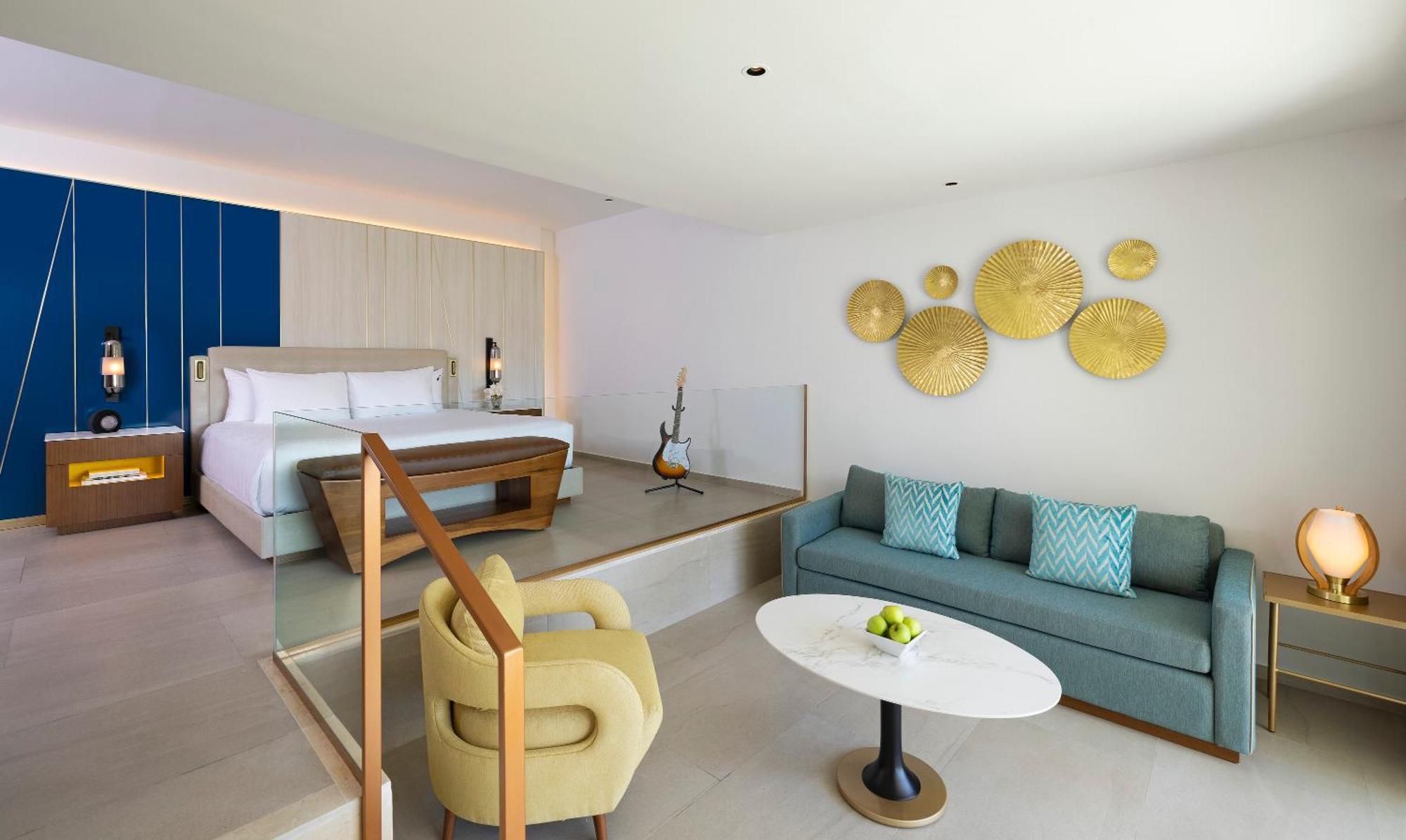 Caribbean Suite King & Sofa