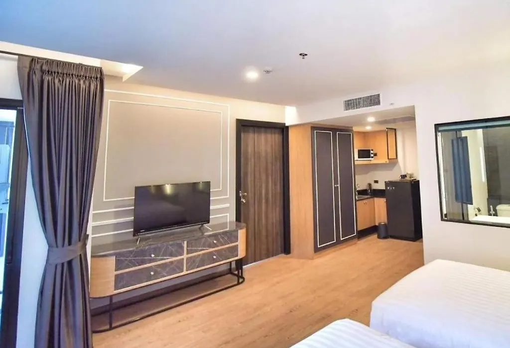 Sleep With Me Pattaya-1