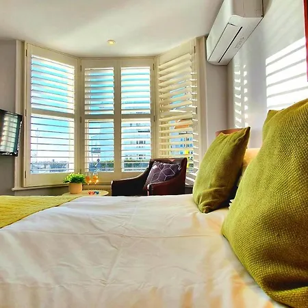 A Room With A View - Free Parking-3