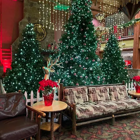 Great Escape Lodge & Indoor Waterpark-3