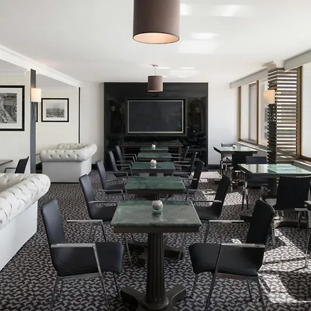 Renaissance London Heathrow Hotel-2