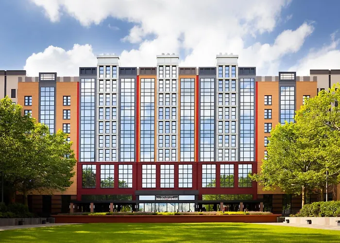 Disney Hotel New York - The Art Of Marvel Chessy 